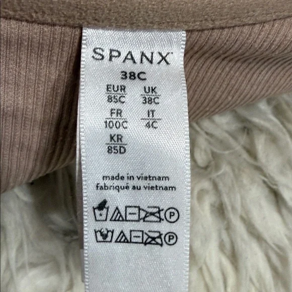 SPANXsmooth Bra-llelujah!
Lightly Lined Full Coverage Bra In Beige Size 38C - Picture 6 of 8